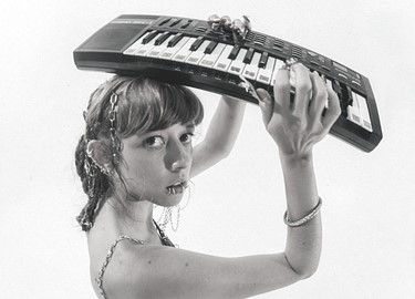 Raquel Dimantas: 8 Hits