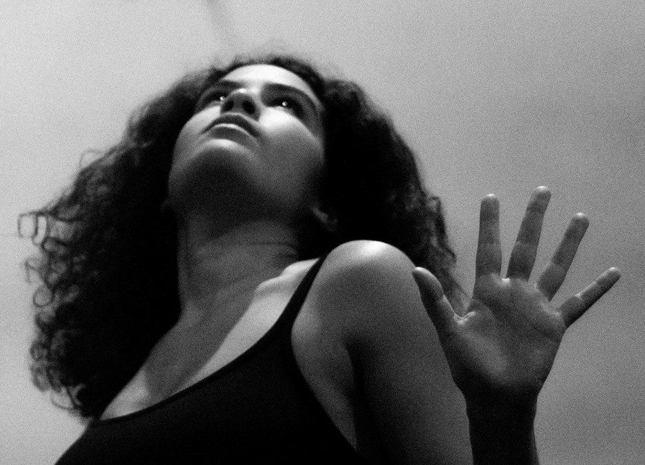 Dora Selva: de quando as águas cresceram por sobre o ventre da terra