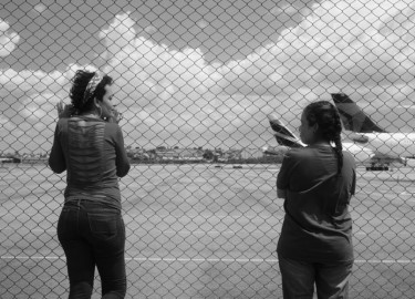 O ESTRANHO + CONVERSA COM FLORA DIAS